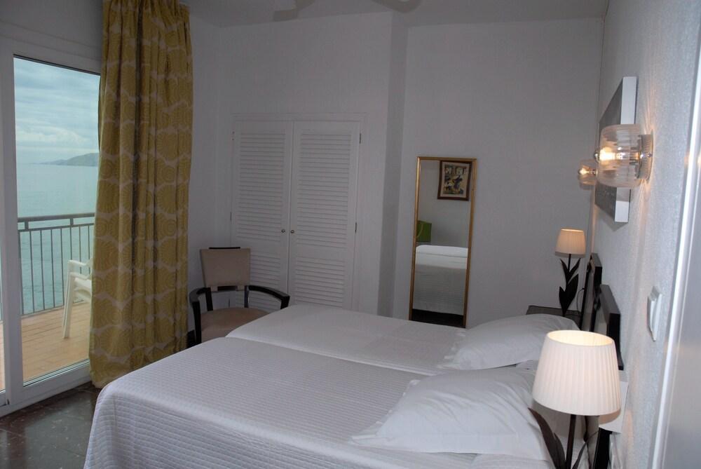 Hotel Grifeu Llança Dış mekan fotoğraf