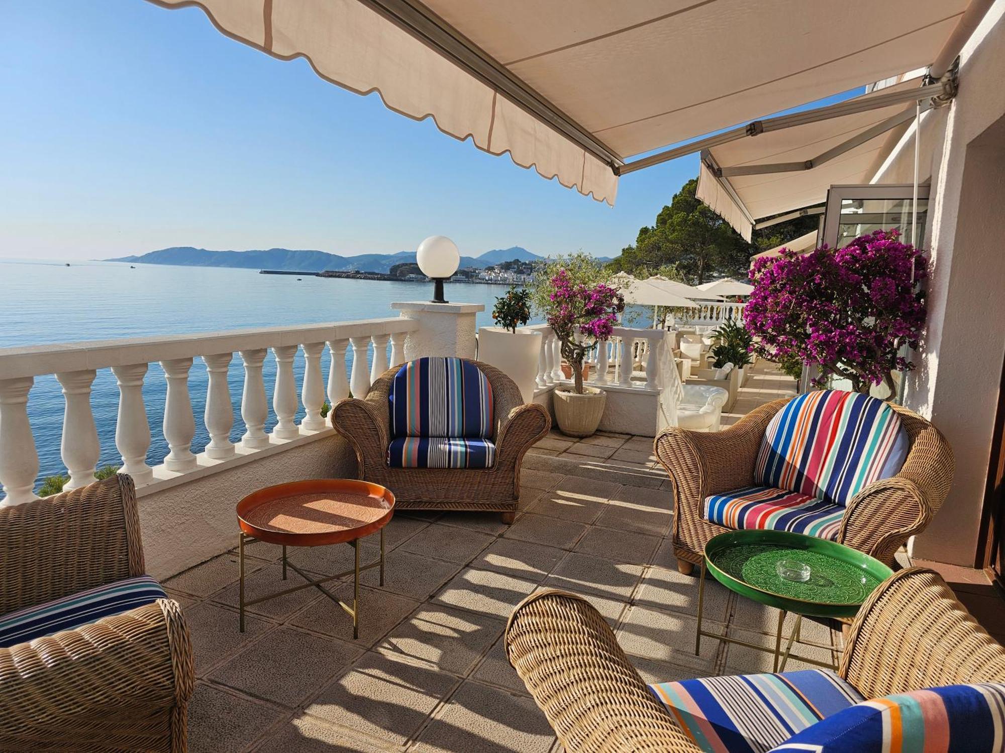 Hotel Grifeu Llança Dış mekan fotoğraf