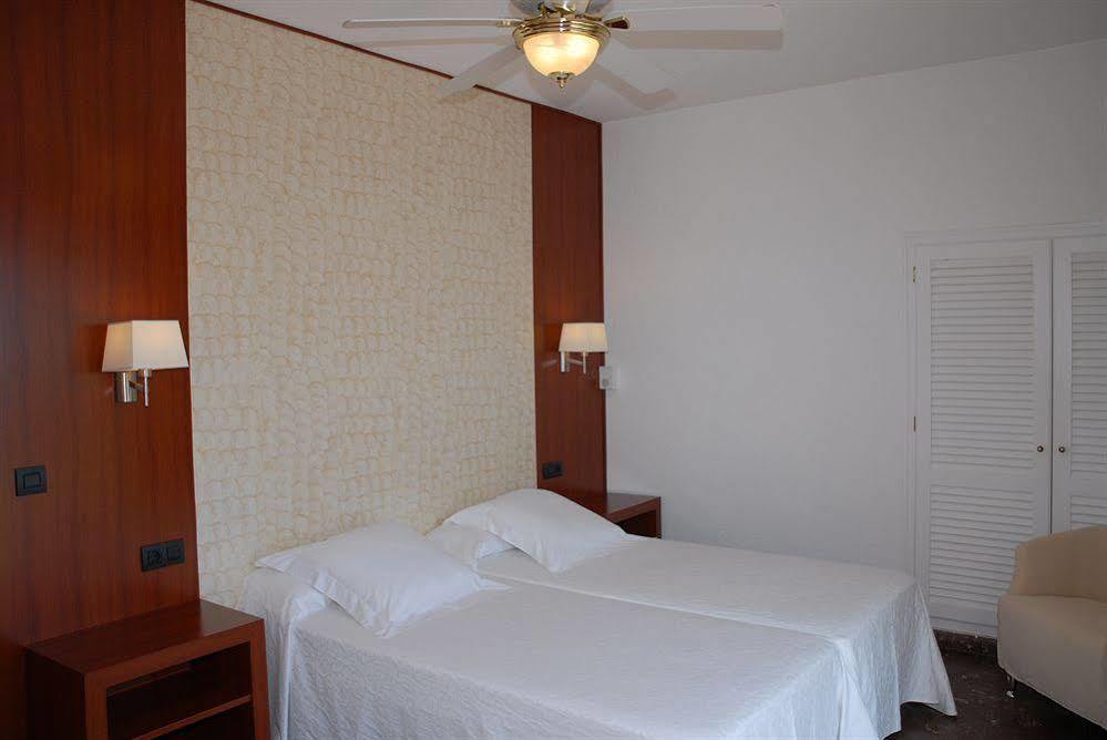 Hotel Grifeu Llança Dış mekan fotoğraf